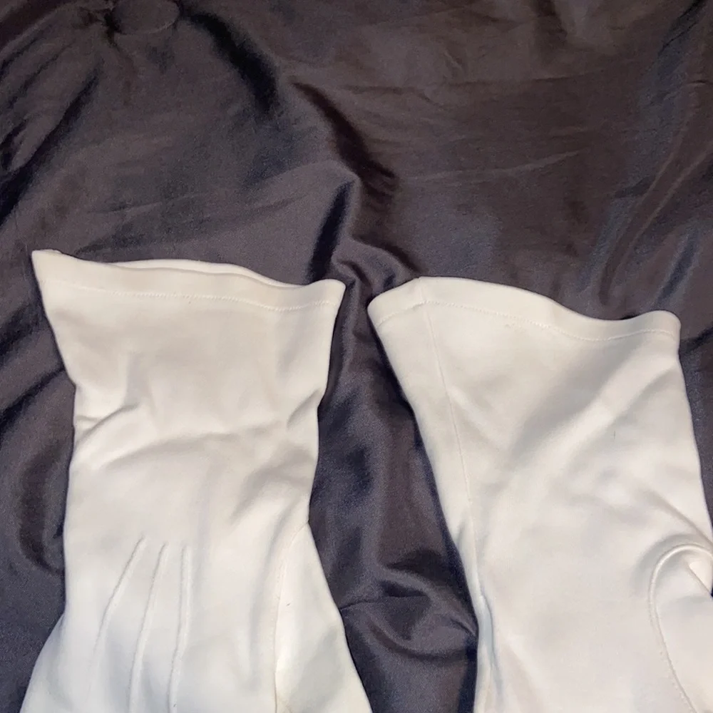 Vintage white gloves size medium
